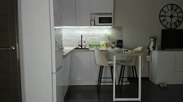 nilliluv online show from February 14, 2026, 2:56 am