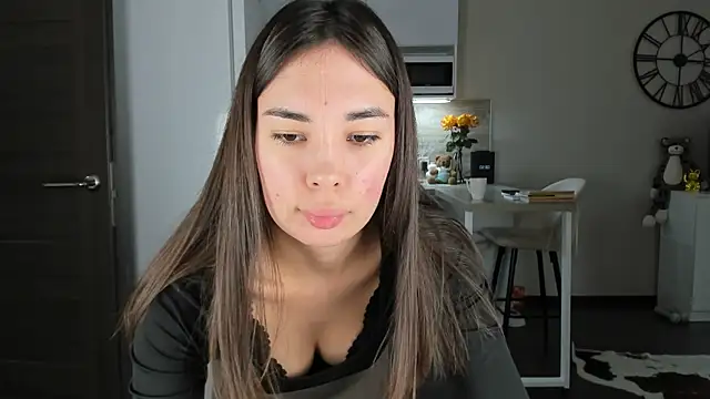 nilliluv online show from March 24, 2026, 5:51 am