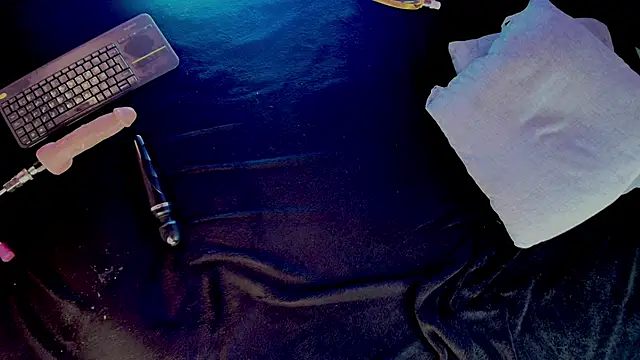 Candle  lz online show from January 30, 2025, 6:03 am