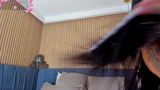 kathecute   online show from January 18, 2026, 1:42 am