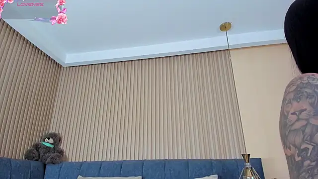 kathecute   online show from October 26, 2025, 1:39 am