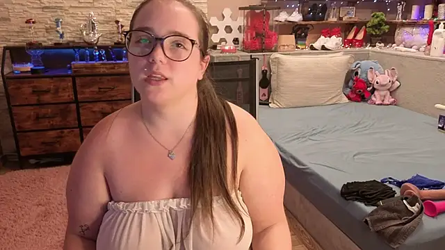 Kimberly-Caprice online show from May 10, 2026, 6:21 pm