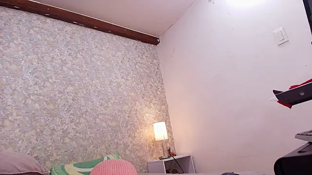 nicol f online show from October 10, 2025, 7:15 pm