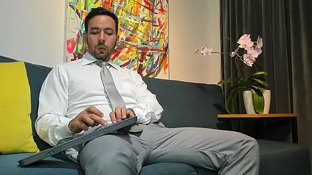 tommy raym0ndg online show from February 20, 2025, 12:19 am