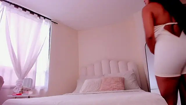 evely coelloo online show from November 2, 2025, 8:58 pm