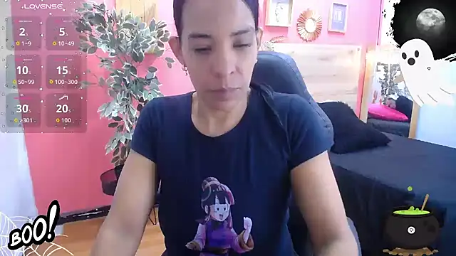 scarlet-foox online show from October 15, 2025, 12:24 pm