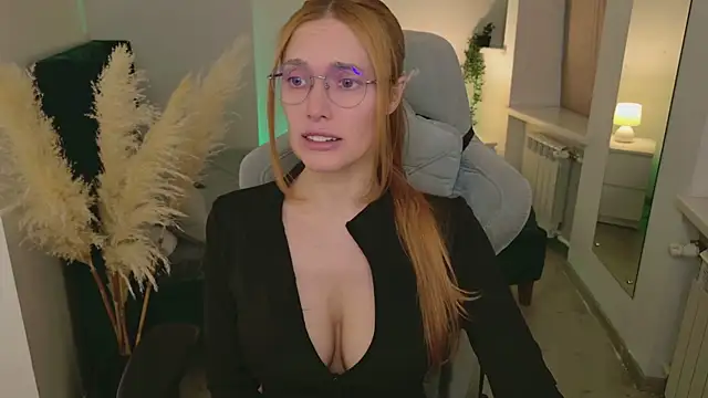 Love Call online show from October 5, 2025, 5:09 am