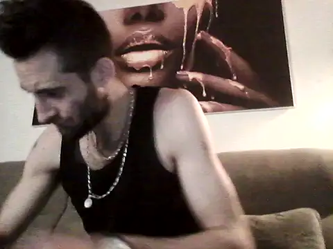 Snapshot of Bigkisslove chatting on February 11, 2026, 1:27 am Bigkisslove online show from February 11, 2026, 1:27 am