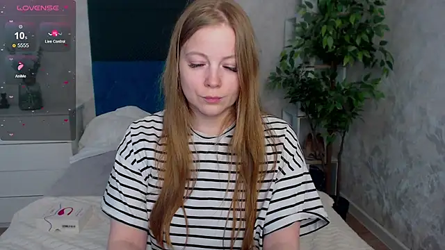 JennyyHot online show from March 14, 2026, 8:42 am