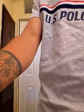 lupitorxxx online show from November 1, 2025, 5:40 pm