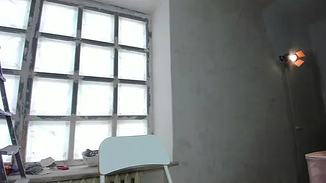 YourSuperModel online show from March 20, 2025, 4:40 am