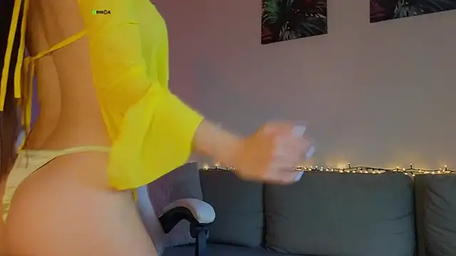 tina akira online show from October 27, 2025, 7:37 pm