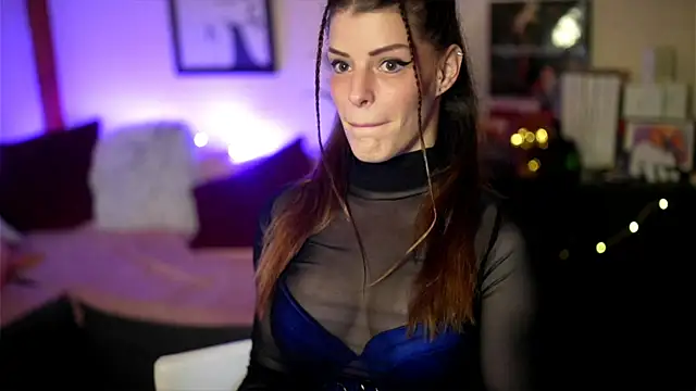 Snapshot of Bellis_Perenis chatting on November 9, 2025, 9:35 am Bellis Perenis online show from November 9, 2025, 9:35 am