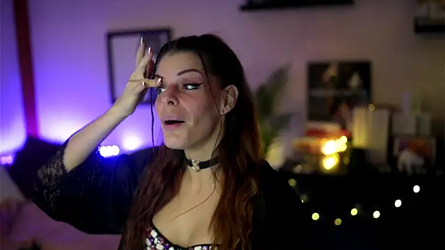 Snapshot of Bellis_Perenis chatting on November 17, 2025, 5:39 pm Bellis Perenis online show from November 17, 2025, 5:39 pm