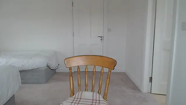 Snapshot of Mallinia chatting on March 22, 2025, 5:20 pm Mallinia online show from March 22, 2025, 5:20 pm