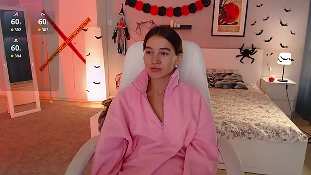 Bellla Haddid online show from October 31, 2025, 1:13 am