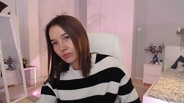 Bellla Haddid online show from September 22, 2025, 1:00 am