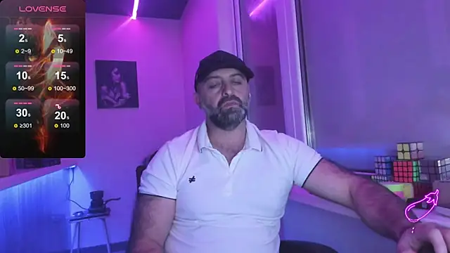 Snapshot of MAGABEAR077 chatting on September 28, 2025, 9:11 pm MAGABEAR077 online show from September 28, 2025, 9:11 pm