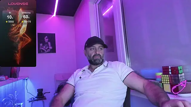 Snapshot of MAGABEAR077 chatting on September 13, 2025, 12:27 pm MAGABEAR077 online show from September 13, 2025, 12:27 pm