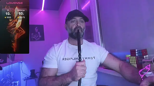 Snapshot of MAGABEAR077 chatting on September 17, 2025, 2:24 am MAGABEAR077 online show from September 17, 2025, 2:24 am