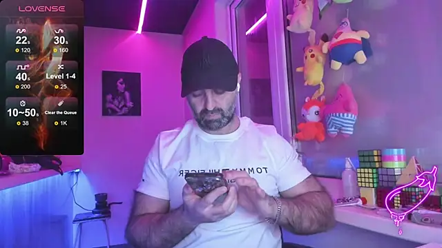 Snapshot of MAGABEAR077 chatting on March 8, 2025, 10:02 pm MAGABEAR077 online show from March 8, 2025, 10:02 pm