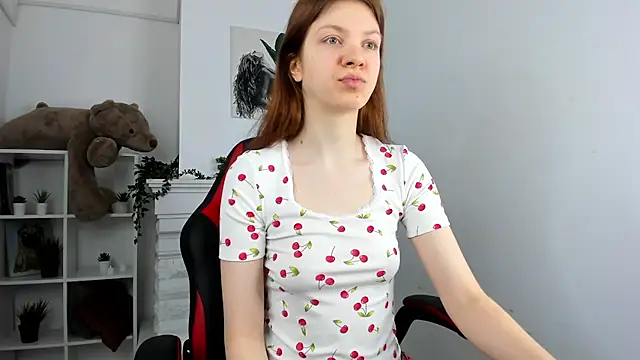 Snapshot of Baby_Evalena chatting on March 7, 2025, 4:57 am Baby Evalena online show from March 7, 2025, 4:57 am