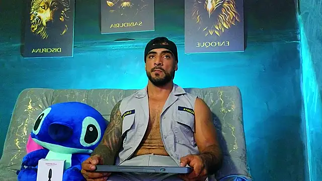 ERIC HARRISON online show from October 31, 2025, 11:44 pm