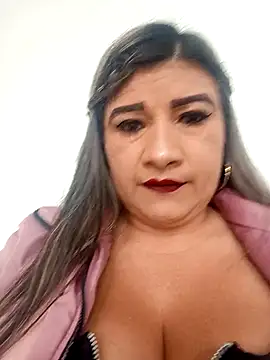 Snapshot of Hannahcandyy chatting on October 2, 2025, 11:35 am Hannahcandyy online show from October 2, 2025, 11:35 am