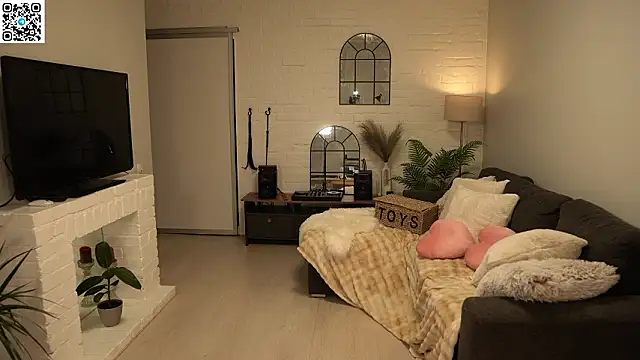 Snapshot of Heidi11 chatting on February 28, 2026, 6:07 pm Heidi11 online show from February 28, 2026, 6:07 pm