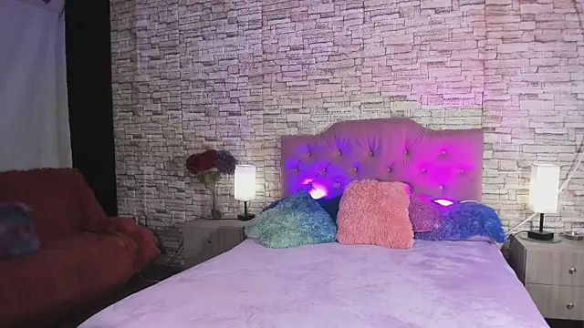 kitty queen10 online show from November 12, 2025, 3:10 am