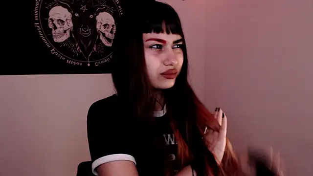 Little-Lucifer online show from November 4, 2025, 10:57 pm