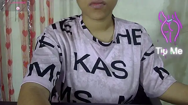 Preeti-Sexy online show from November 29, 2025, 4:56 am