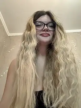 ZaraBloom online show from March 28, 2026, 4:30 pm