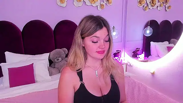 ZaraBloom online show from February 6, 2026, 3:24 am