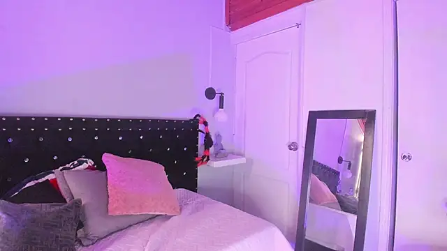 Snapshot of Ghosty_Doll chatting on November 5, 2025, 8:12 pm Ghosty Doll online show from November 5, 2025, 8:12 pm