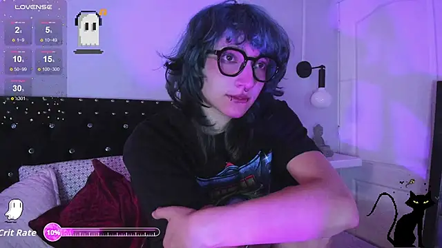 Snapshot of Ghosty_Doll chatting on October 14, 2025, 8:42 pm Ghosty Doll online show from October 14, 2025, 8:42 pm