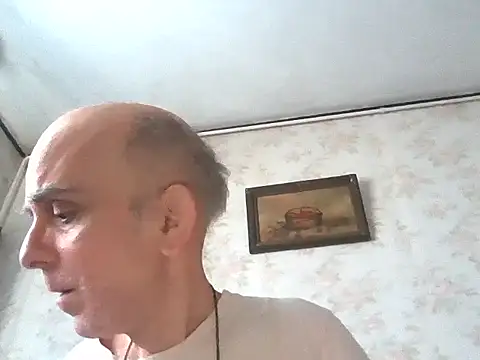 mariusica1xh online show from September 16, 2025, 9:32 am