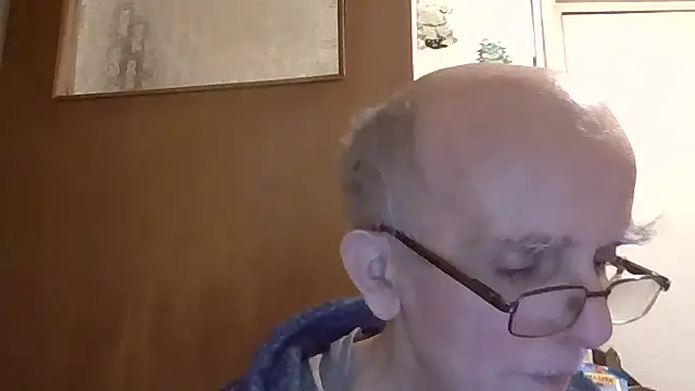 Snapshot of mariusica1@xh chatting on February 3, 2026, 9:09 pm mariusica1xh online show from February 3, 2026, 9:09 pm