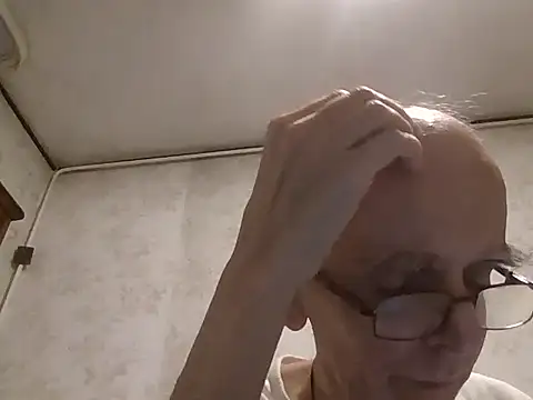 mariusica1xh online show from October 27, 2025, 10:11 pm