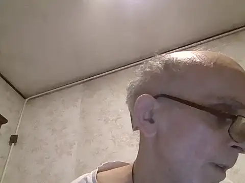 mariusica1xh online show from September 18, 2025, 1:08 am