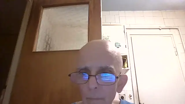 Snapshot of mariusica1@xh chatting on June 2, 2026, 6:30 pm mariusica1xh online show from June 2, 2026, 6:30 pm