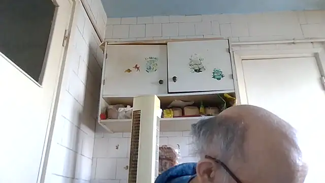 Snapshot of mariusica1@xh chatting on February 27, 2026, 12:16 pm mariusica1xh online show from February 27, 2026, 12:16 pm