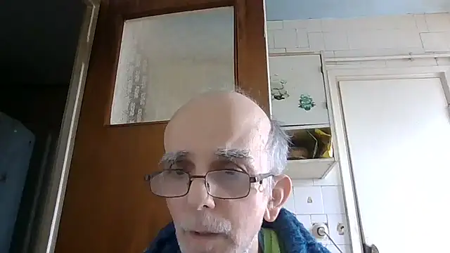 Snapshot of mariusica1@xh chatting on March 2, 2026, 11:28 am mariusica1xh online show from March 2, 2026, 11:28 am