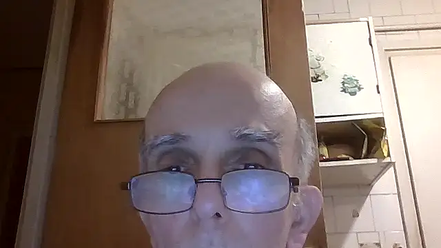 Snapshot of mariusica1@xh chatting on February 18, 2026, 1:36 am mariusica1xh online show from February 18, 2026, 1:36 am