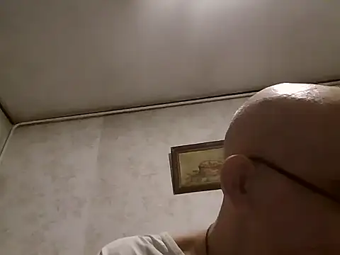 mariusica1xh online show from November 5, 2025, 10:46 pm