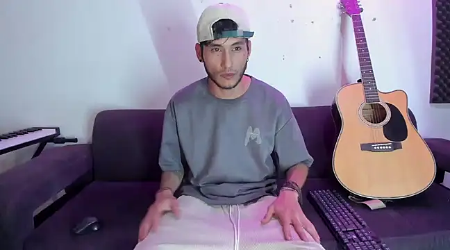 Henrikk senn online show from December 14, 2024, 2:55 am