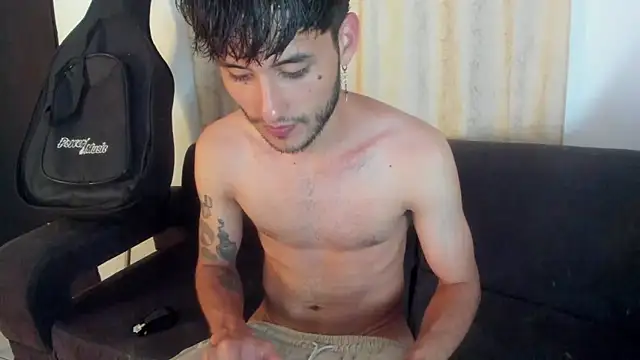 Henrikk senn online show from October 5, 2025, 9:49 pm