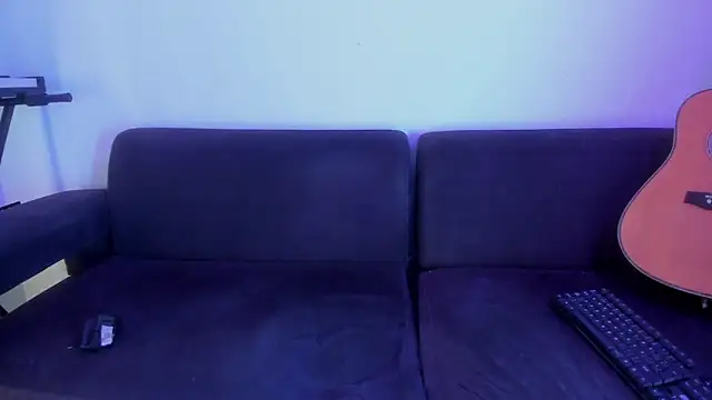 Henrikk senn online show from November 24, 2025, 1:38 am