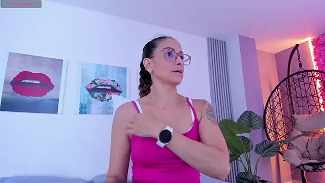 Angela donnato online show from October 14, 2025, 3:29 am