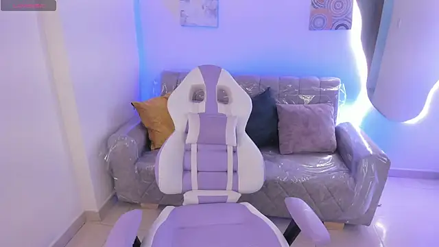 Charlotte cowell sub1  online show from October 22, 2025, 5:12 pm